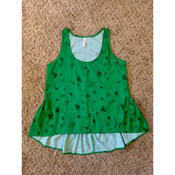 Cute Shamrock ☘️ peplum top NWT Size S St Patrick’s Day shirt with ruffle bottom - Picture 1 of 8